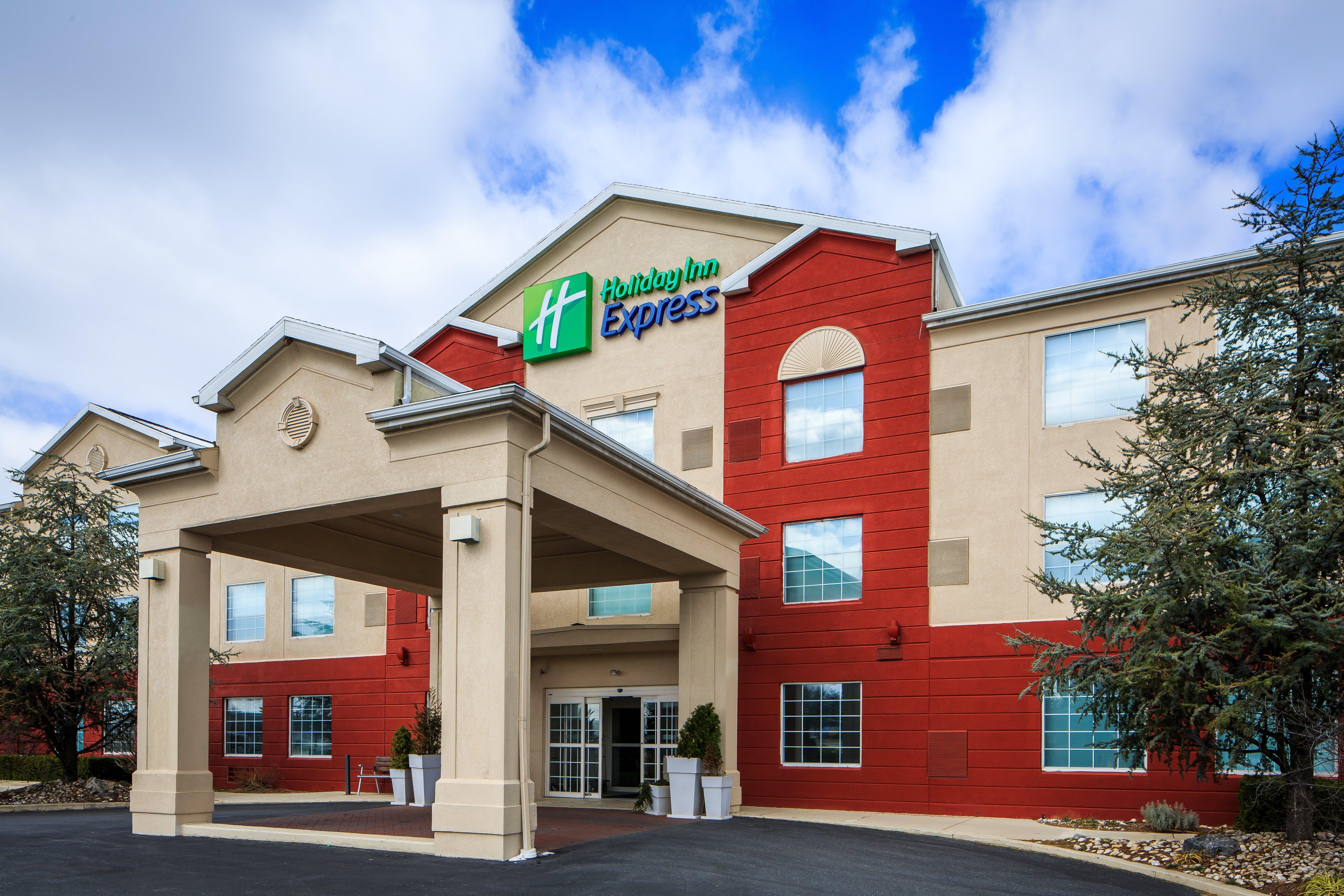 Holiday Inn Express Hotel & Suites Reading, An Ihg Hotel מראה חיצוני תמונה